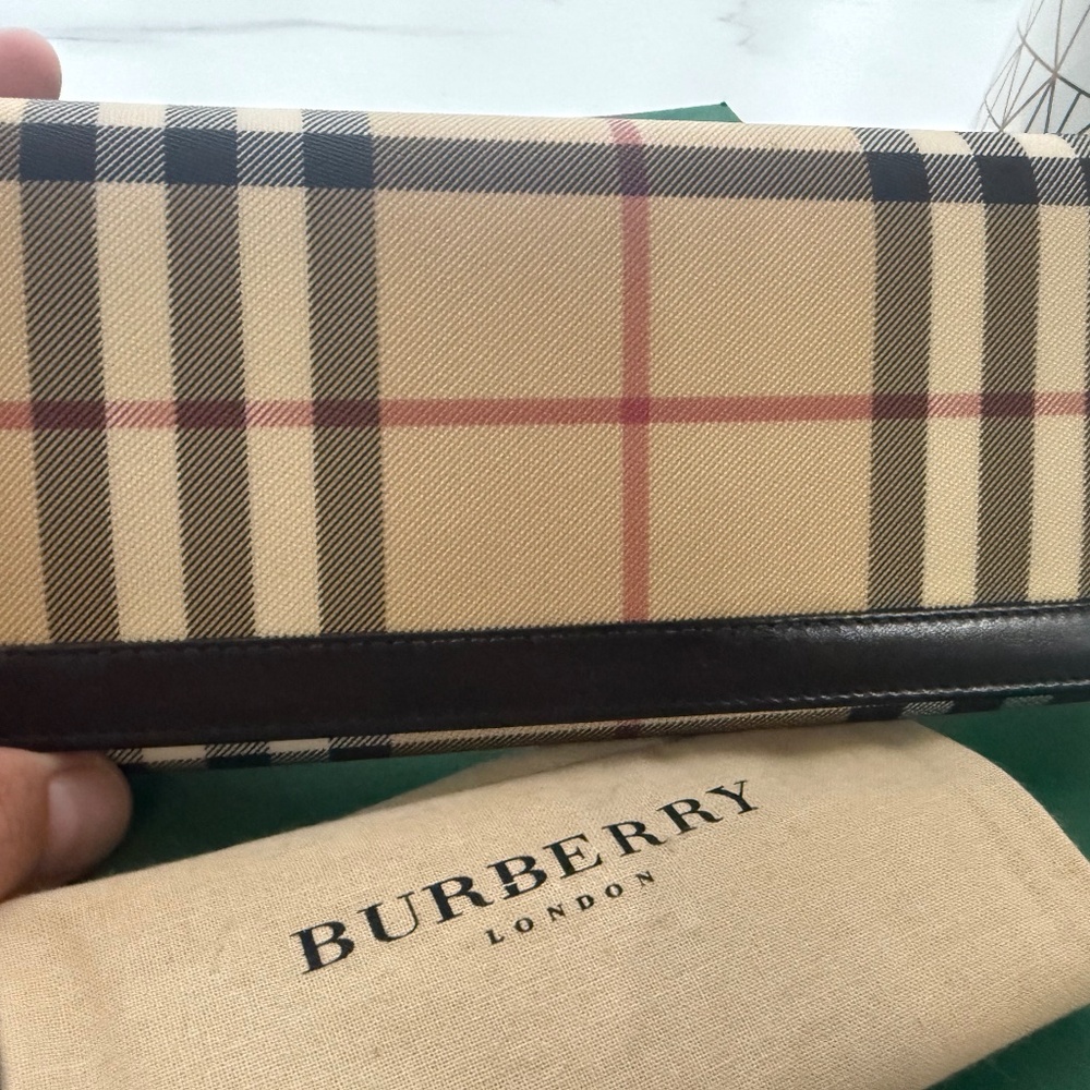 Burberry long wallet